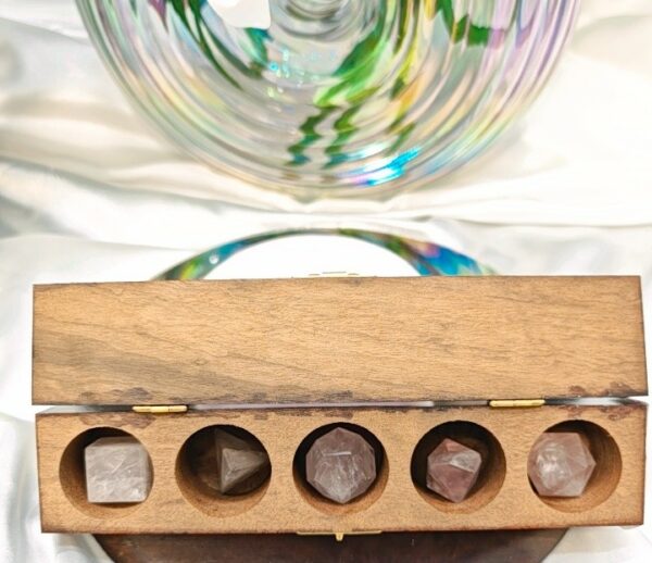 Coffret 5 Solides de Platon Quartz Rose