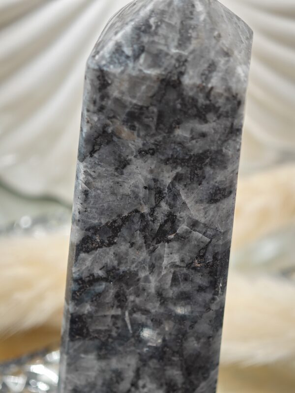 Prisme Larvikite – Image 3